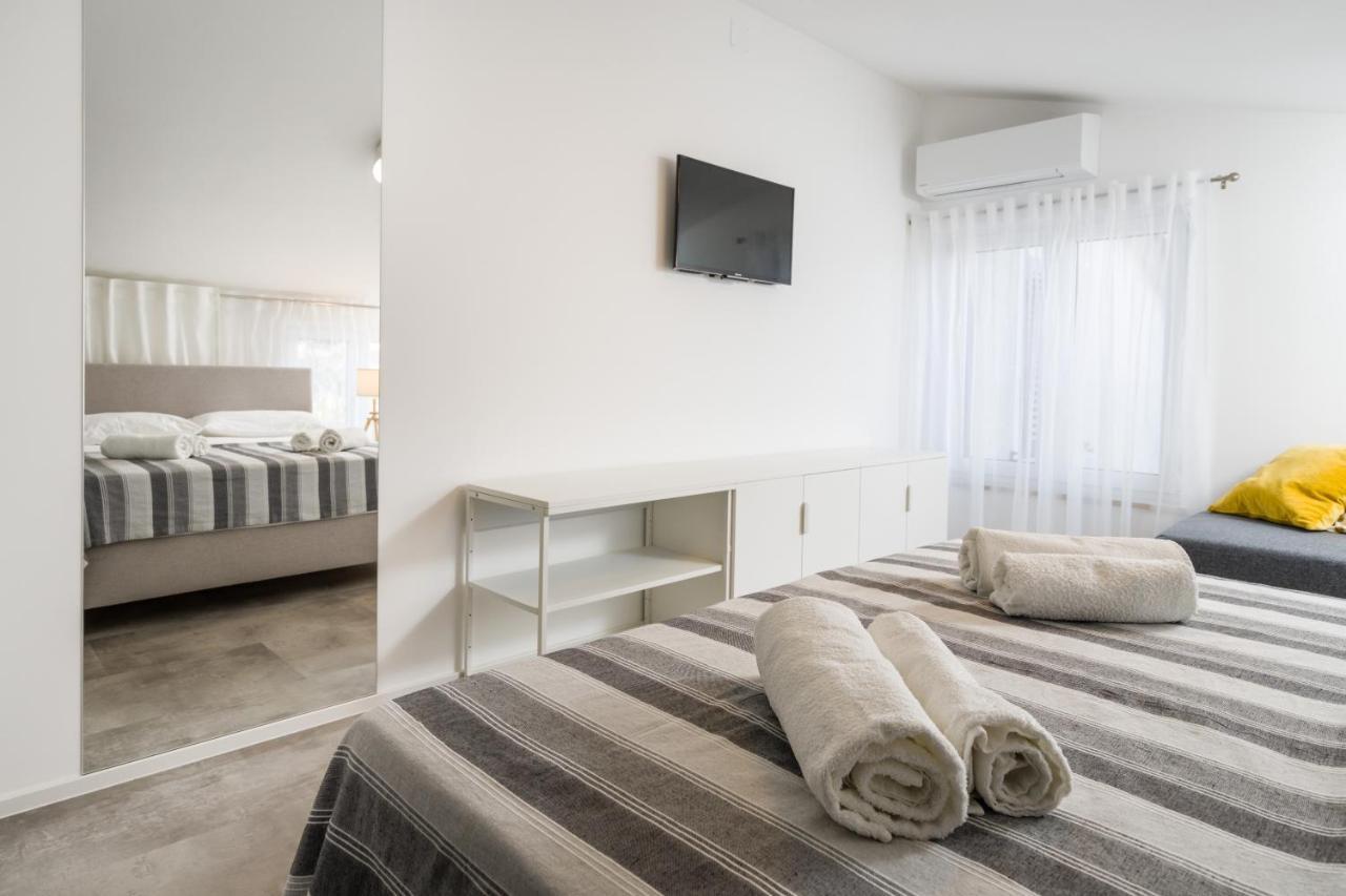 Apartmani Ana 2 I 3 Malinska Luaran gambar